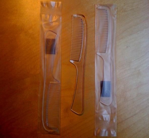Peigne transparent 15 cm (par carton de 2000 pièces)